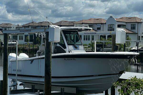 Picture Of: 2023 Blackfin 272 CC 