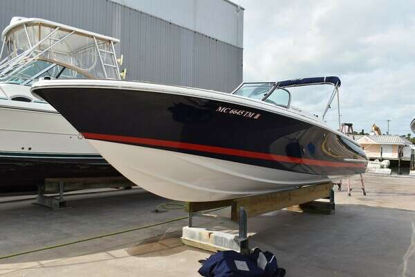 Picture Of: 2003 Chris-Craft Launch 25 