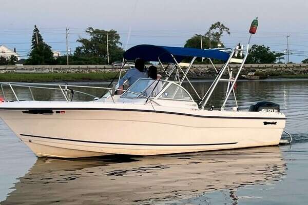 Picture Of: 2003 Palm Beach 22DC White Cap 