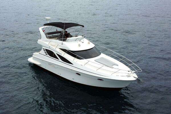 Picture Of: 2010 Silverton 38 Sport Bridge Pura Vida