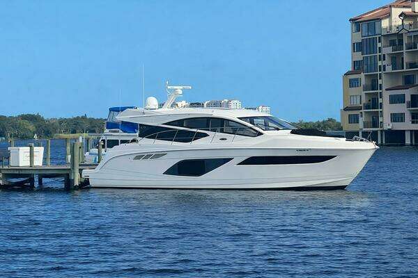 Picture Of: 2019 Sea Ray L550 At Last