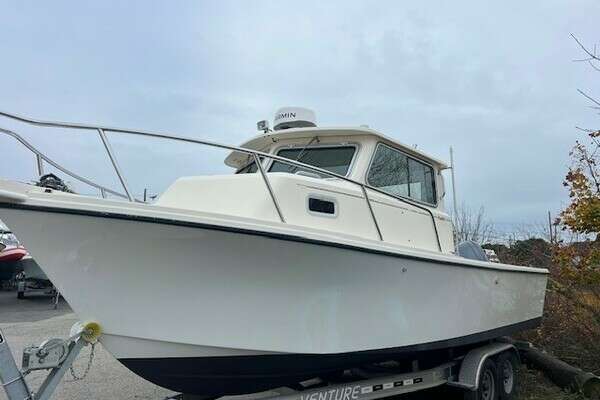 Picture Of: 2005 Parker 2520 XL Parker 