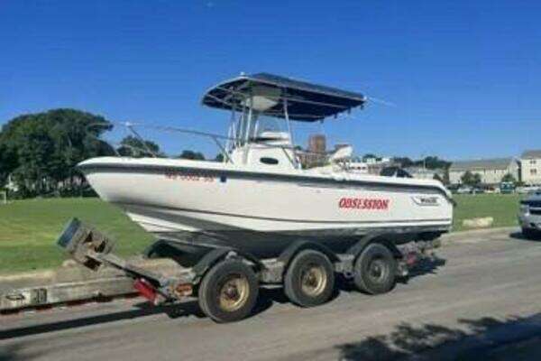 Picture Of: 2002 Boston Whaler 21 Outrage 