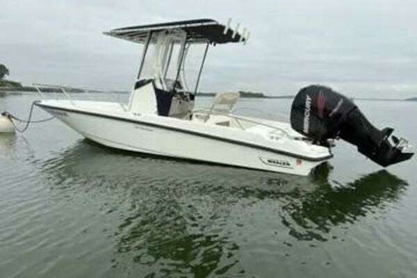 Picture Of: 2017 Boston Whaler 21 Dauntless 