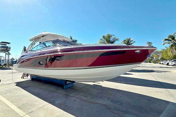Picture Of: 2015 Formula 350 Crossover Bowrider Ship Faced