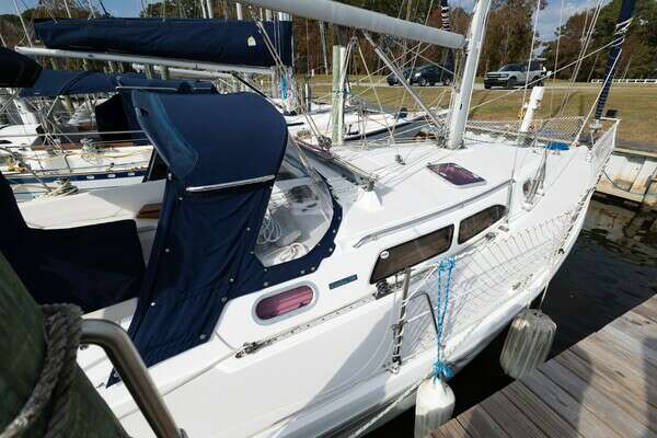 Picture Of: 2005 Catalina 350 HIDE AWEIGH