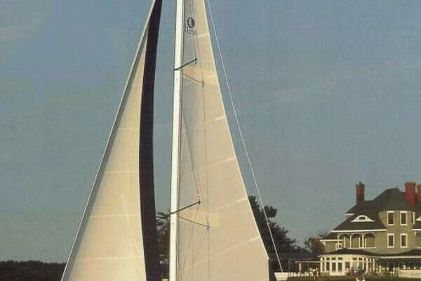 Picture Of: 2003 Hunter 353 