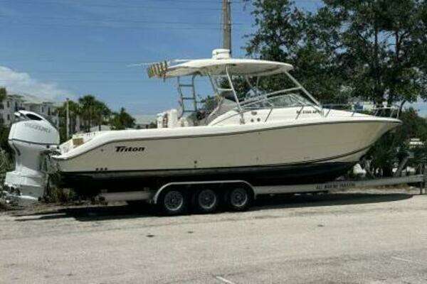 Picture Of: 2007 Triton 315 Express 