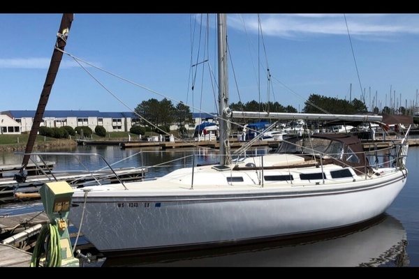 Picture Of: 1981 Catalina 30 