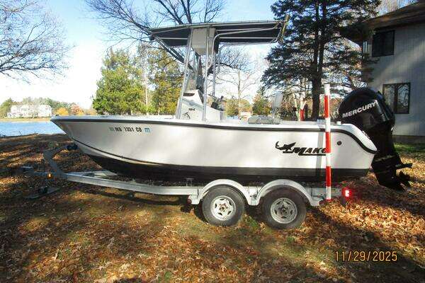 Picture Of: 2010 Mako 184 