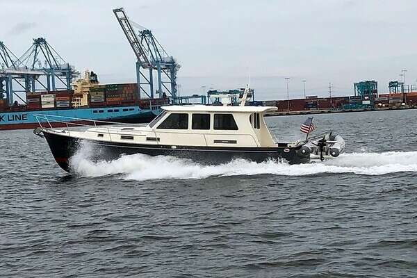 Picture Of: 2005 Legacy 42 Sedan Tilly Too