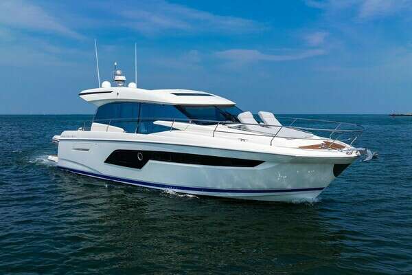 Picture Of: 2022 Prestige 520S 