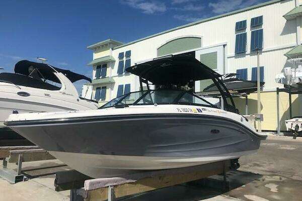 Picture Of: 2022 Sea Ray SPX 190 OB 