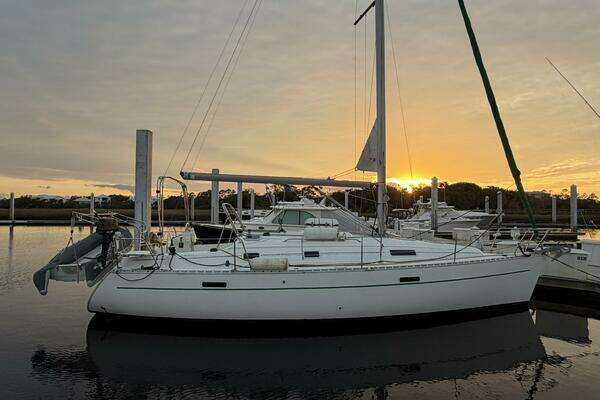 Picture Of: 2002 Beneteau 331 Juliana