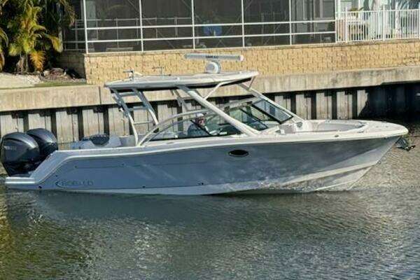 Picture Of: 2021 Robalo R317 E Komo Mai