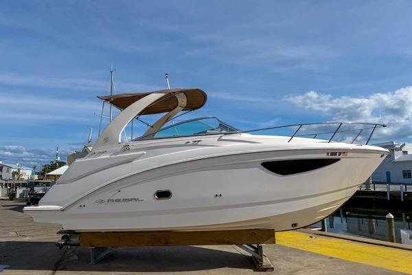 Picture Of: 2020 Regal 26 Express 