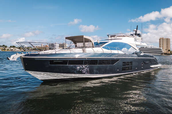 Picture Of: 2022 Azimut S7 