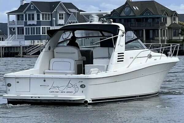 Picture Of: 1998 Sea Ray 330 Express 