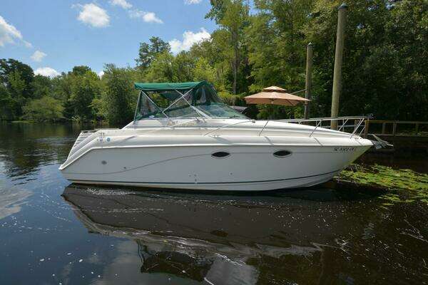 Picture Of: 1999 Rinker Fiesta Vee 270 