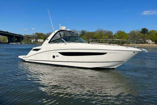 Picture Of: 2014 Sea Ray 350 Sundancer 