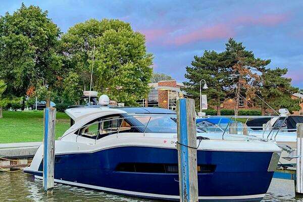 Picture Of: 2017 Carver C37 R&R