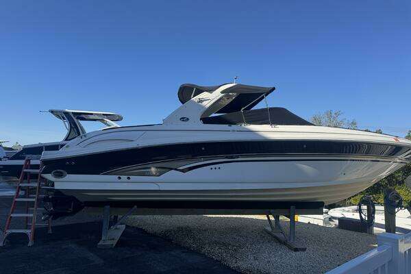 Picture Of: 2002 Sea Ray 290 Bowrider 