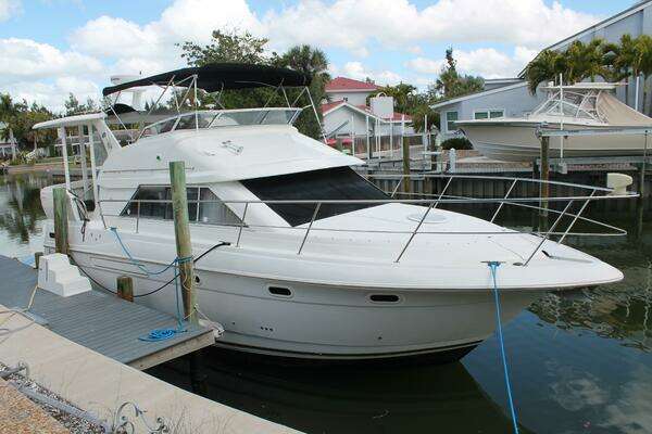 Picture Of: 2004 Cruisers Yachts  
