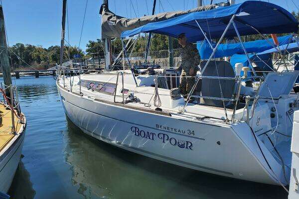 Picture Of: 2011 Beneteau Oceanis 34 Boat Pour