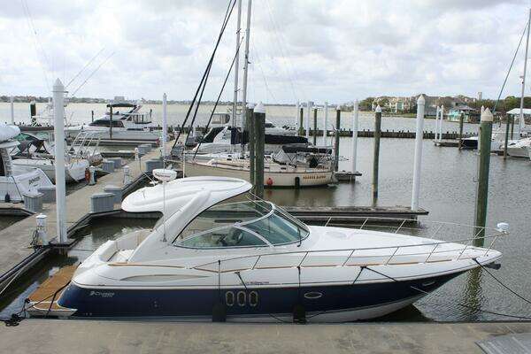 Picture Of: 2007 Cruisers Yachts 420 Express Cinta