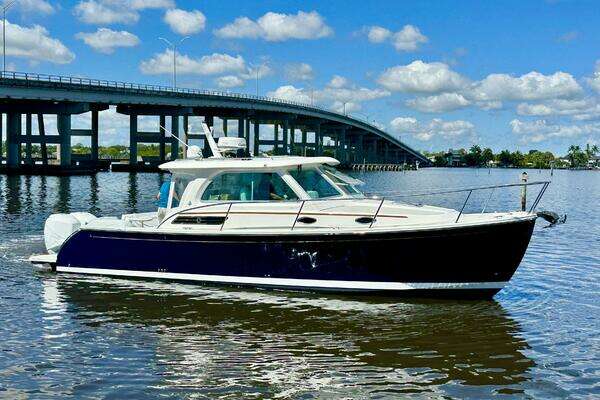 Picture Of: 2022 Back Cove 34O SHE'S A LADY
