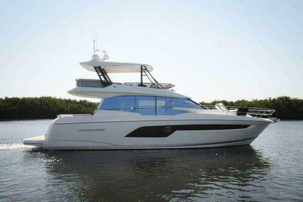 Picture Of: 2023 Prestige 520 Flybridge Imagine