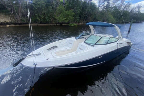 Picture Of: 2010 Sea Ray 300 SLX 
