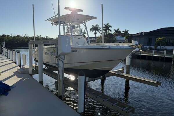 Picture Of: 2006 Boston Whaler 240 Outrage Stars & Stripes