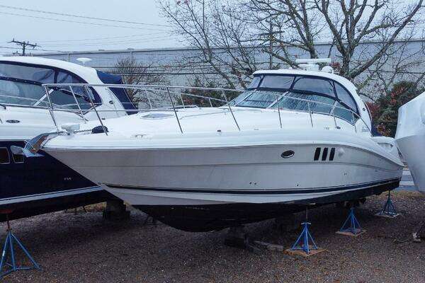 Picture Of: 2007 Sea Ray 400 Sundancer 