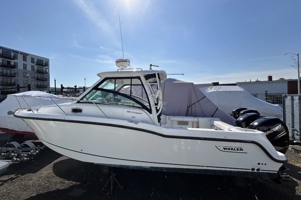 Picture Of: 2015 Boston Whaler 285 Conquest 