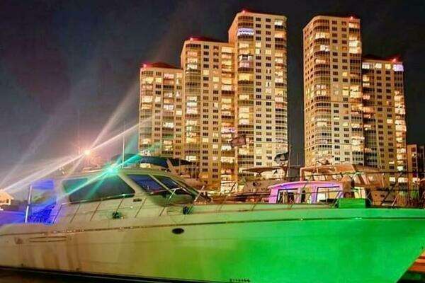 Picture Of: 2003 Navigator Californian Veneti 