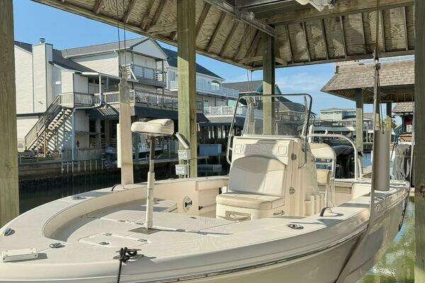Picture Of: 2016 Robalo 226 Cayman 