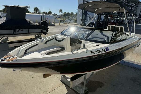2015 Larson LX 225S IO Yesterday's Dream photo