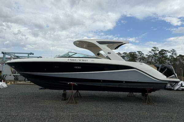 Picture Of: 2023 Sea Ray SLX 310 OB 