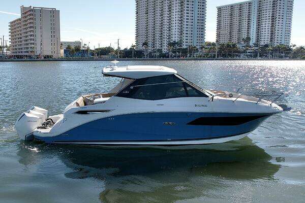 Picture Of: 2022 Sea Ray Sundancer 320 