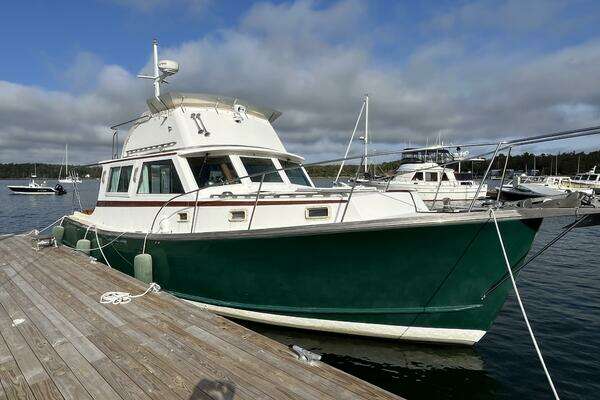 Picture Of: 1986 Wilbur Flybridge Cruiser Miracle