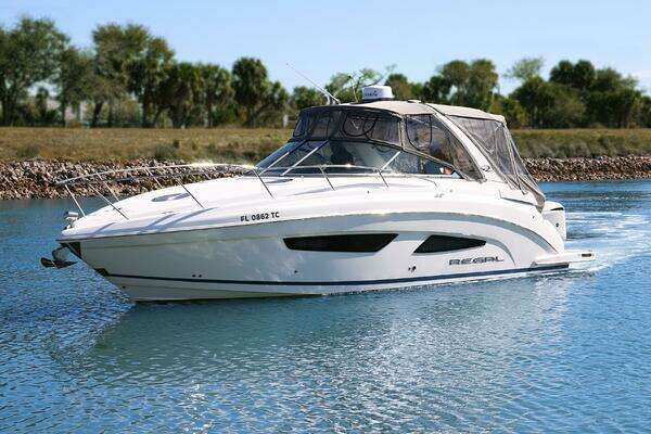 Picture Of: 2021 Regal 33 XO 