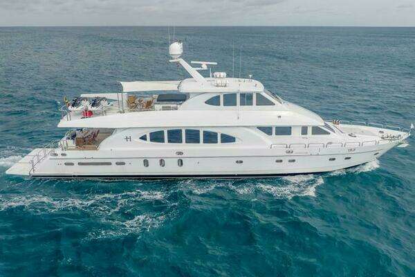 Picture Of: 2004 Hargrave Capri Skylounge B HAPPY