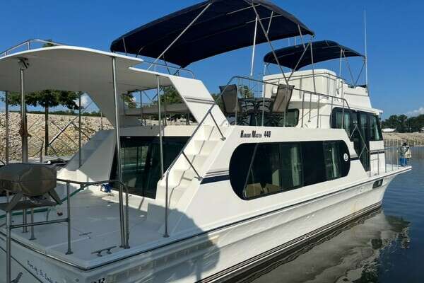 Picture Of: 2002 Harbor Master 440 Widebody Lazy Susan