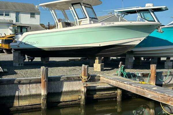 Picture Of: 2020 Robalo R272 Center Console 