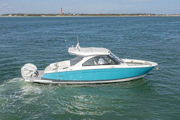 Picture Of: 2022 Regal LX 36 Absolutely Knot