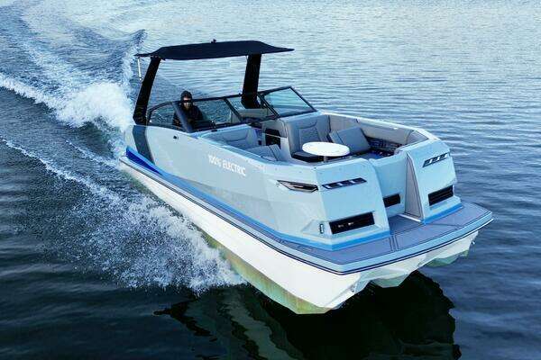 Picture Of: 2023 Correct Craft Ingenity 23EL2 Electric Boat 