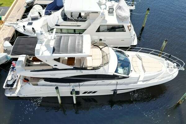 Picture Of: 2016 Sea Ray L590 Fly INCOGNITO