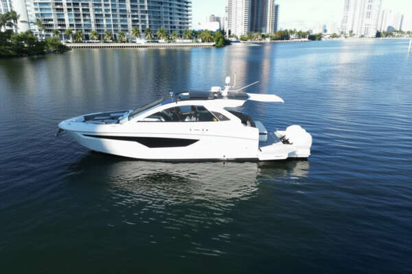 Picture Of: 2021 Cruisers Yachts  