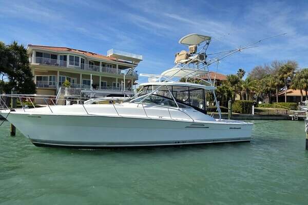 Picture Of: 2004 Riviera 4000 Offshore 
